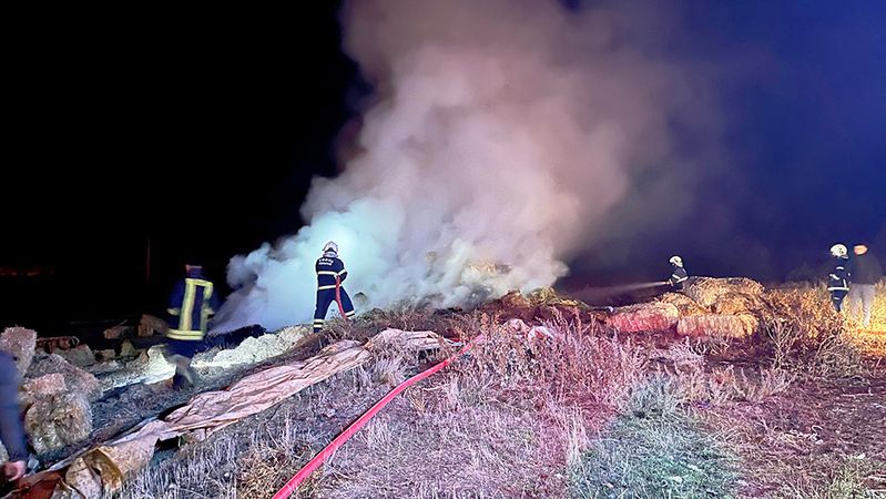 Kastamonu’da alevli gece!.. 500 balya kül oldu  